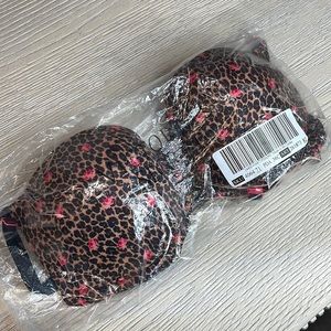 NWT Victoria Secret Push Up Bra